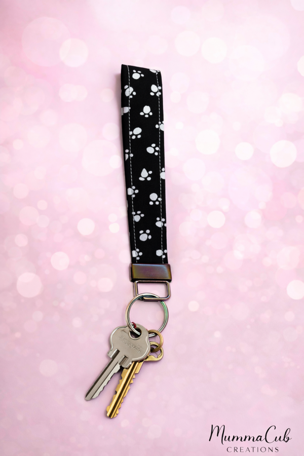 Handmade Fabric Wristlet Design 35
