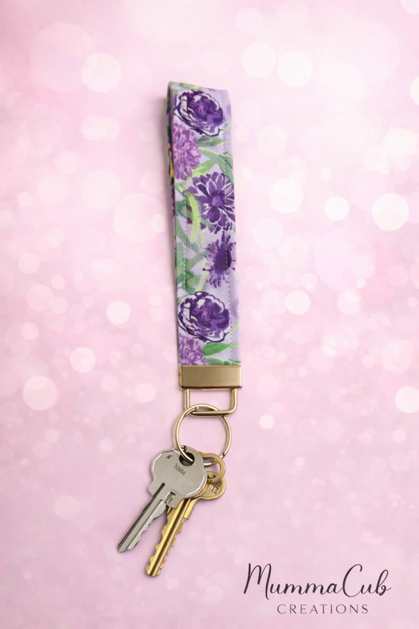 Handmade Fabric Wristlet Design 4
