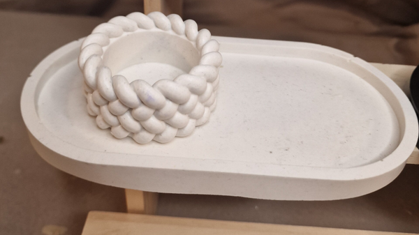 Plateau et petit pot en Jesmonite