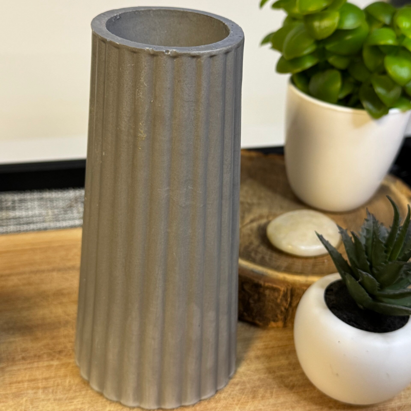 Vase Rayé en Jesmonite