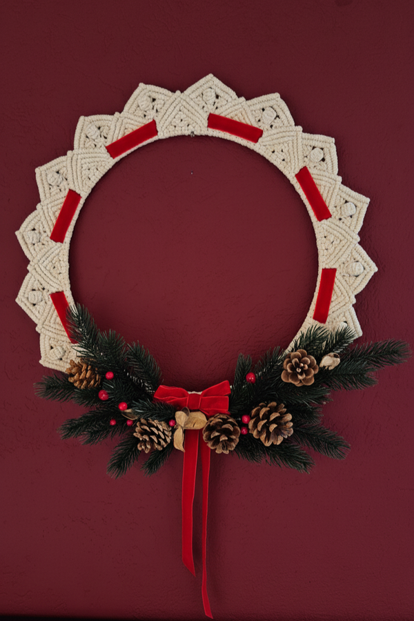 Makramee-Weihnachtskranz „Winterzauber“