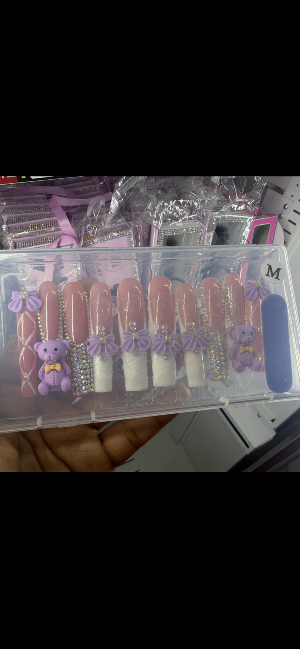 Press on nails