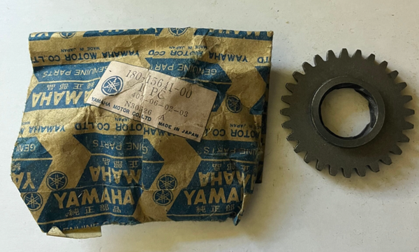 315-15641-00 YAMAHA OEM Kick Gear 76-83 DT100 74-76 DT125 DT175 79-83 MX100