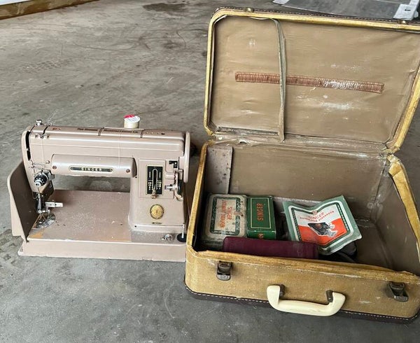 1950s Singer Sewing Machine / kit (Copy)