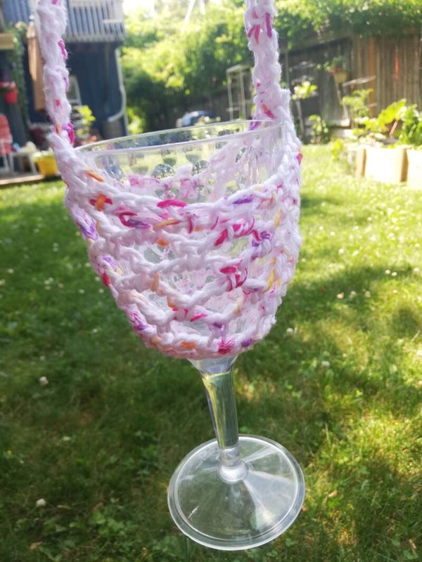 Hanging beverage glass holders