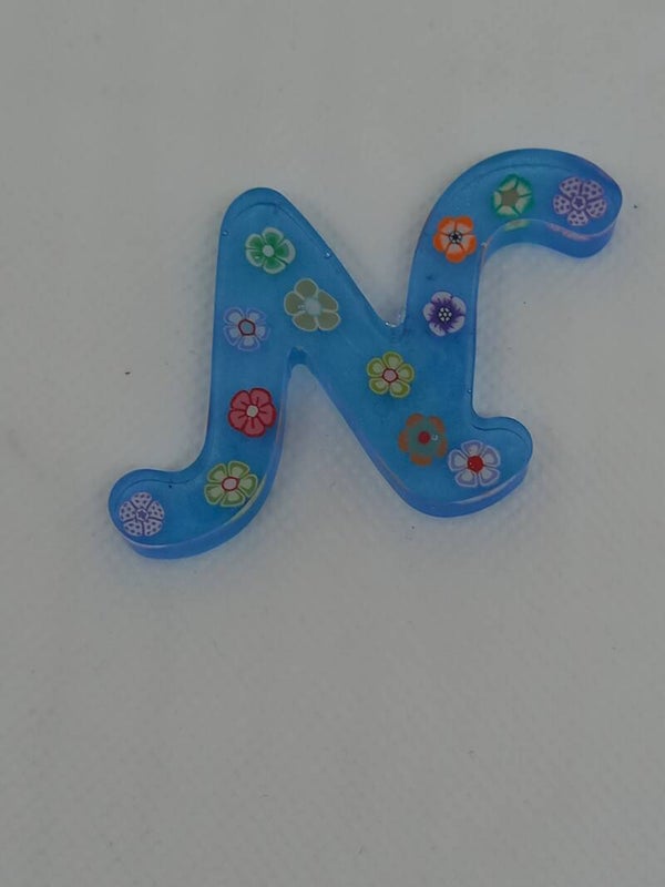 Buchstabe N 4