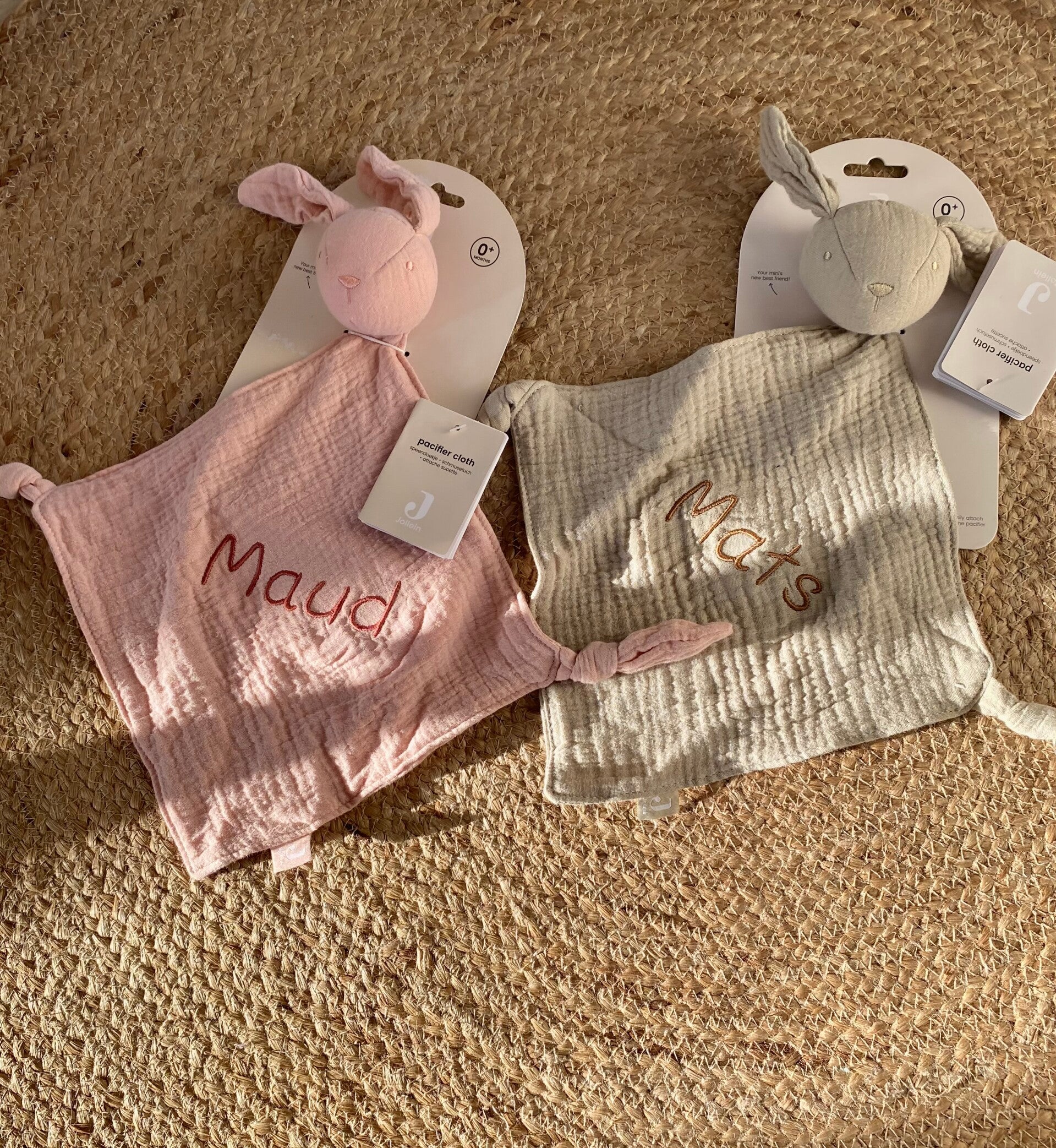 Jolein knuffeldoekje met geborduurde naam