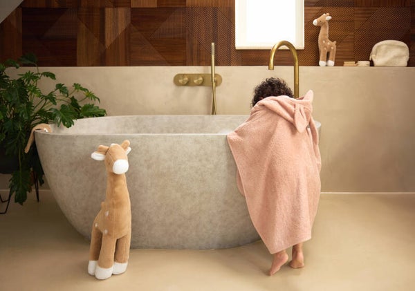 Badponcho met konijnen oren met naam geborduurd