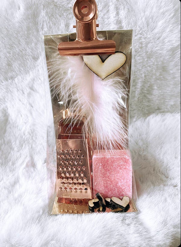 Valentijn pakket - Mini rasp + geurblokje Lily