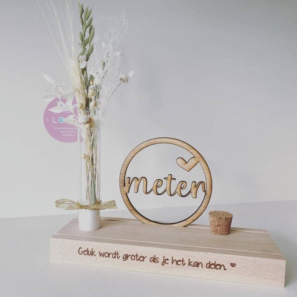 Fotohouder met buisje en droogbloemen