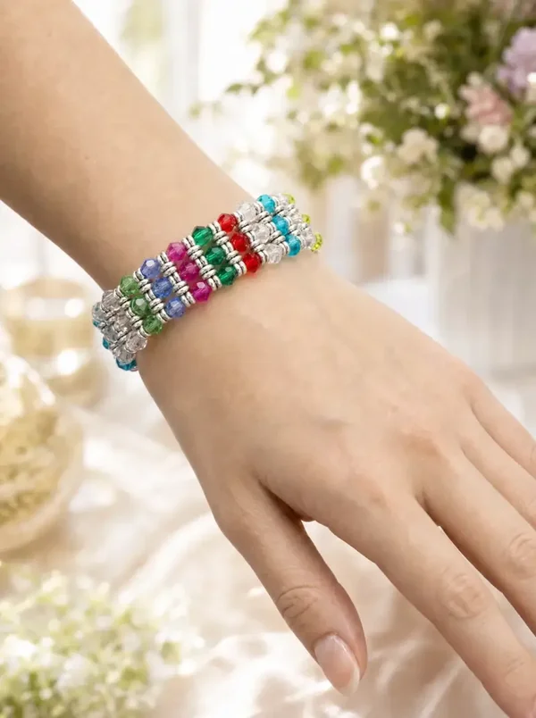 Multicolor meerrijen armband met zilverkleurige accenten – handgemaakt sieraad