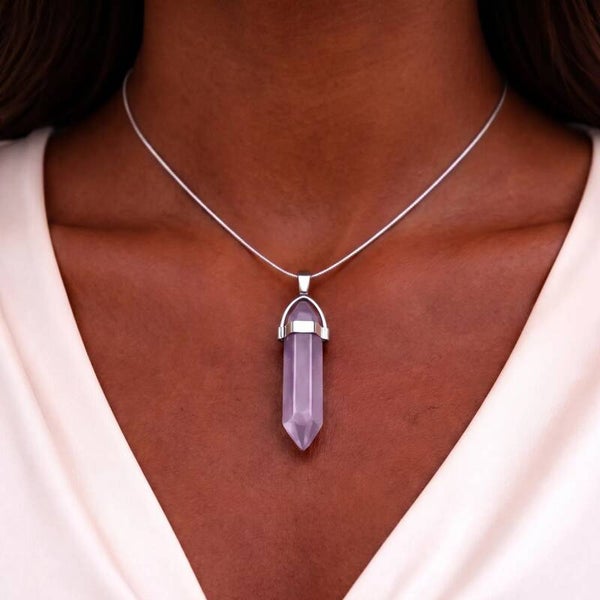 💜 Puntvorm hanger – gekleurd crystal met zilverkleurige kap