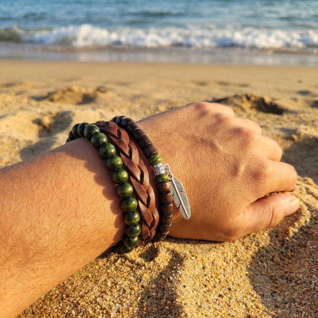 🖤 Groene accenten met een frisse, natuurlijke uitstraling. 🖤 Stoere combinatie van kralen en leer.