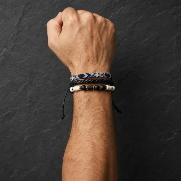 Unisex armbandenset zwart wit – strakke moderne afwerking