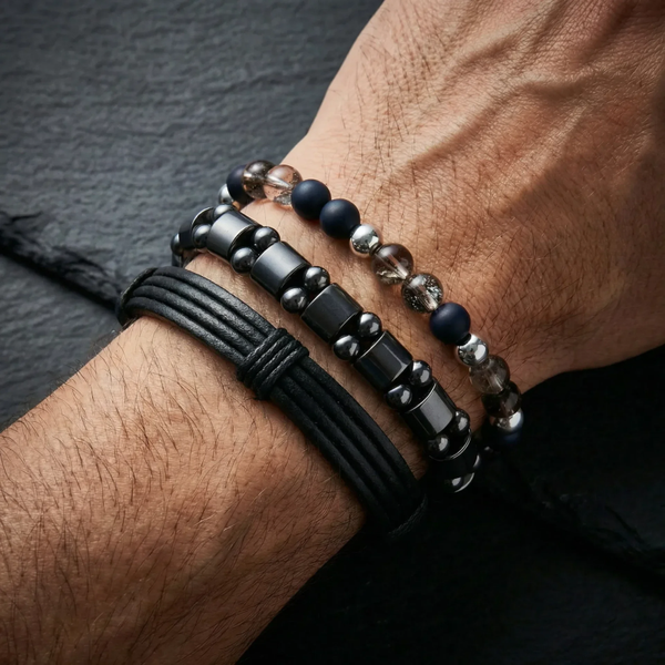 🖤 Zwart met een diepe blauwe steen als eyecatcher. 🖤 Luxe uitstraling met een mysterieus accent.