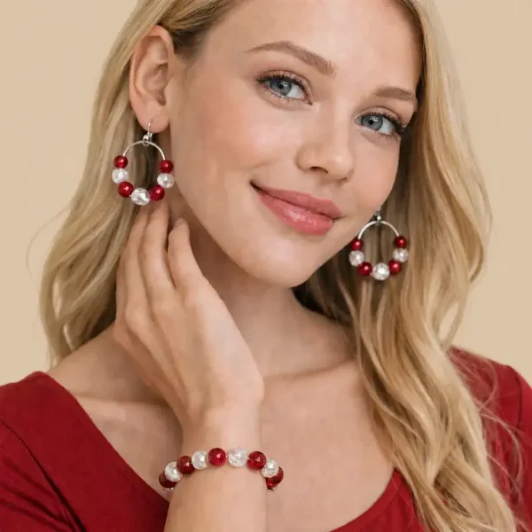 Rode kralenset met glasdetails – handgemaakte armband en oorbellen
