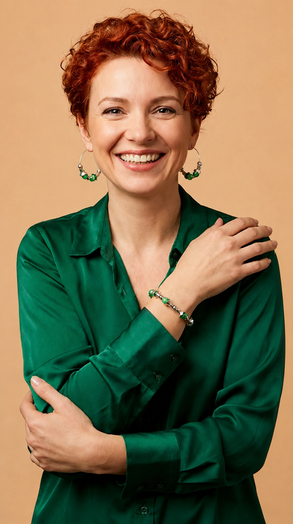 Groen zilveren kralenset in frisse stijl – handgemaakte armband en oorbellen