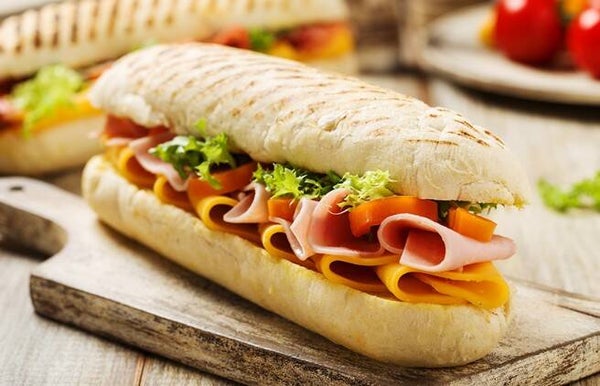 Belegte Panini mit Schinken und Käse