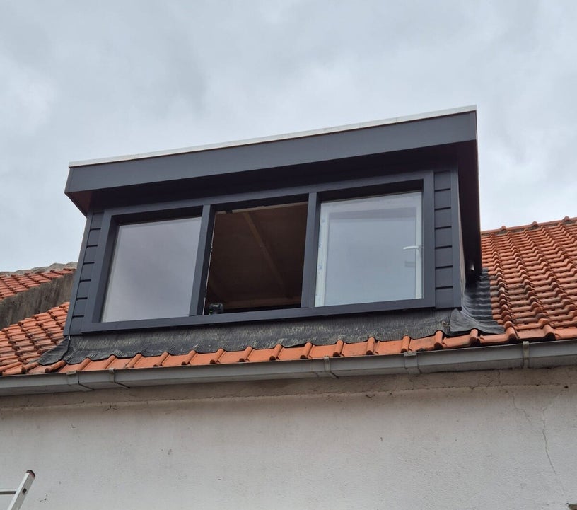 Nieuwe dakkapel aan de voorzijde van een woning in Terneuzen