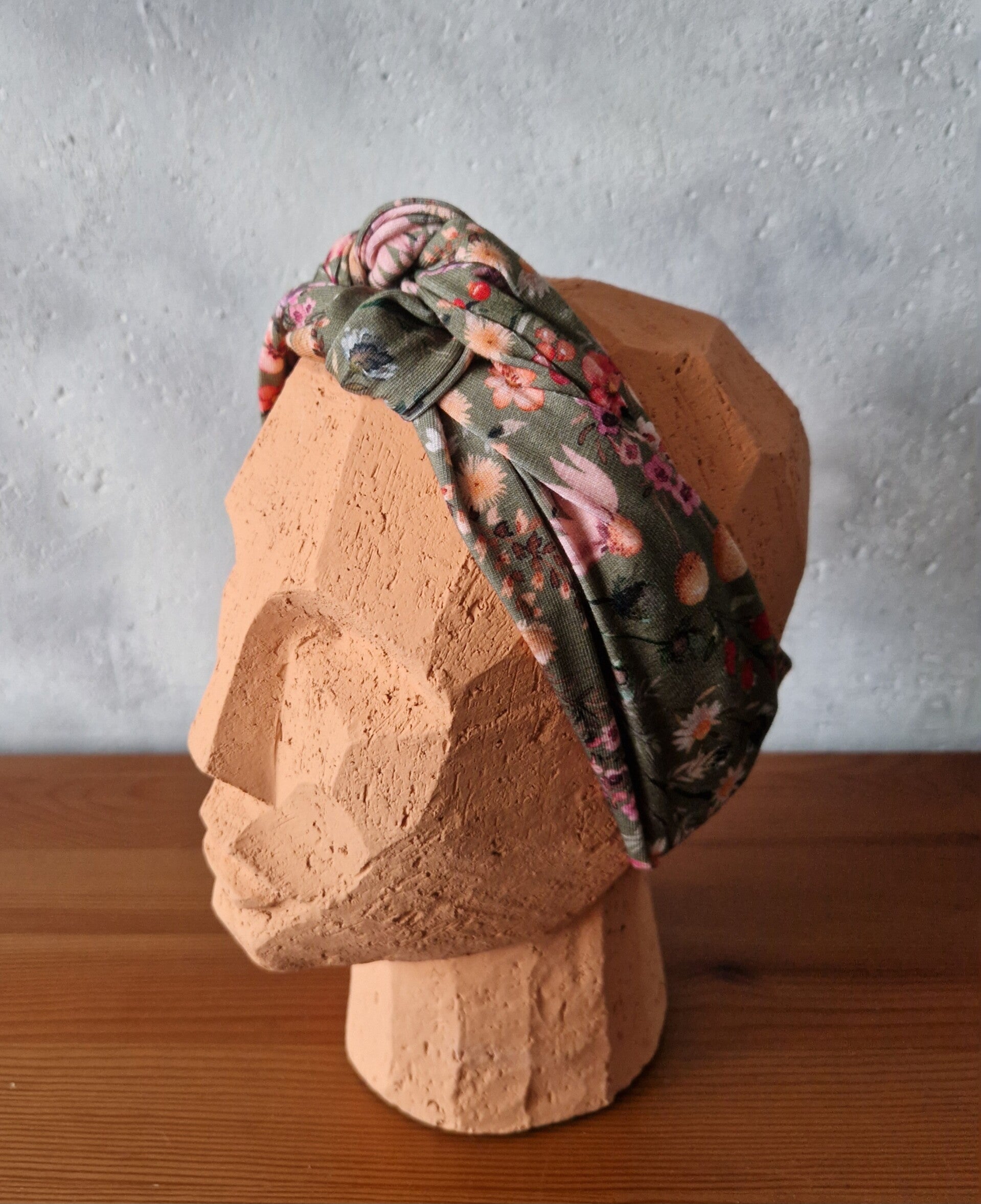 Iambec haarband- wear it the way you like it