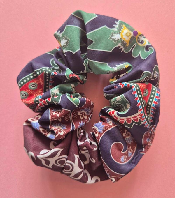 Iambec scrunchie