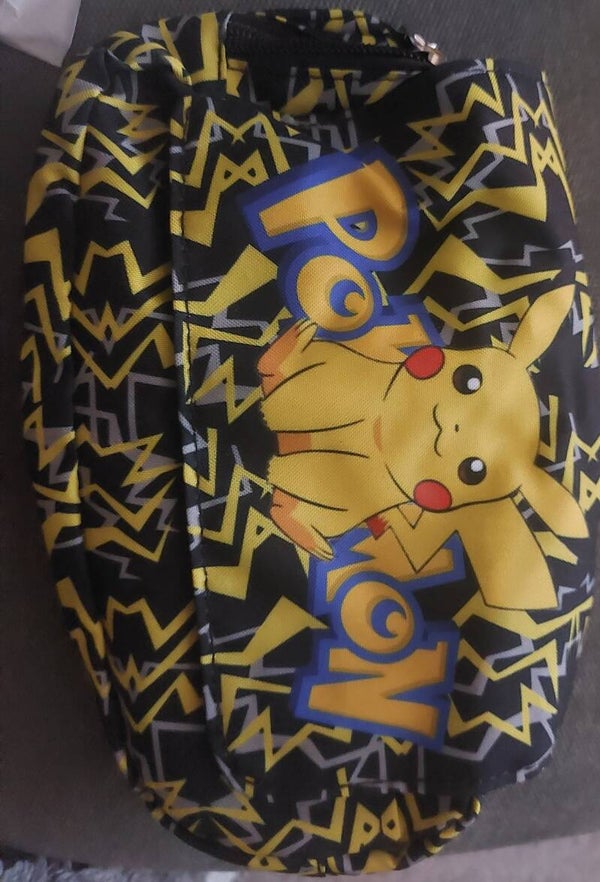 Pokemon etui