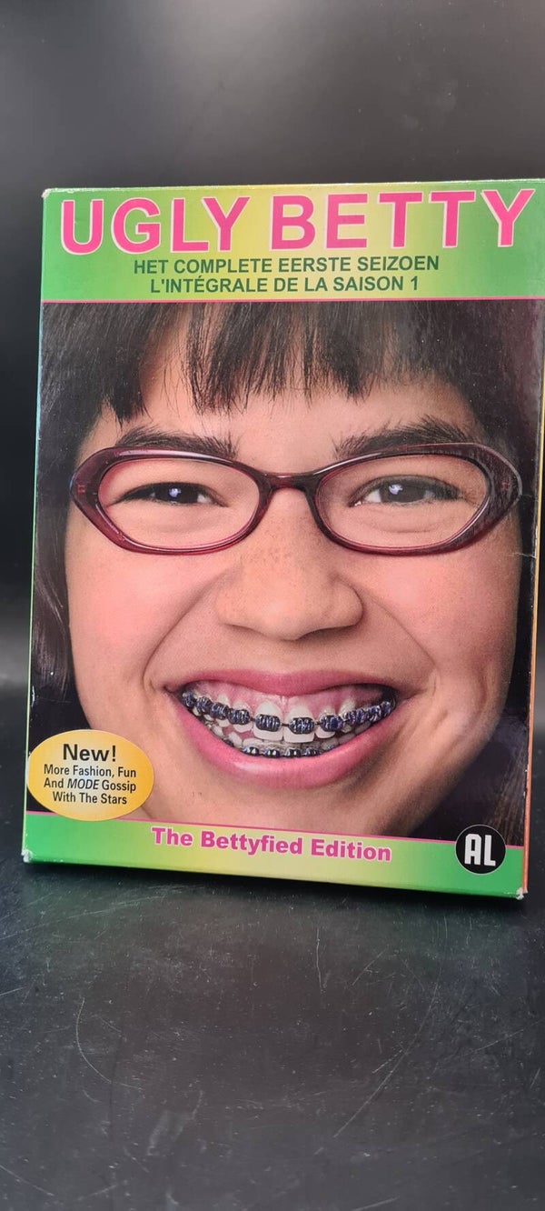 Ugly Bettie seizoen 1 (Nieuw toegevoegd item)