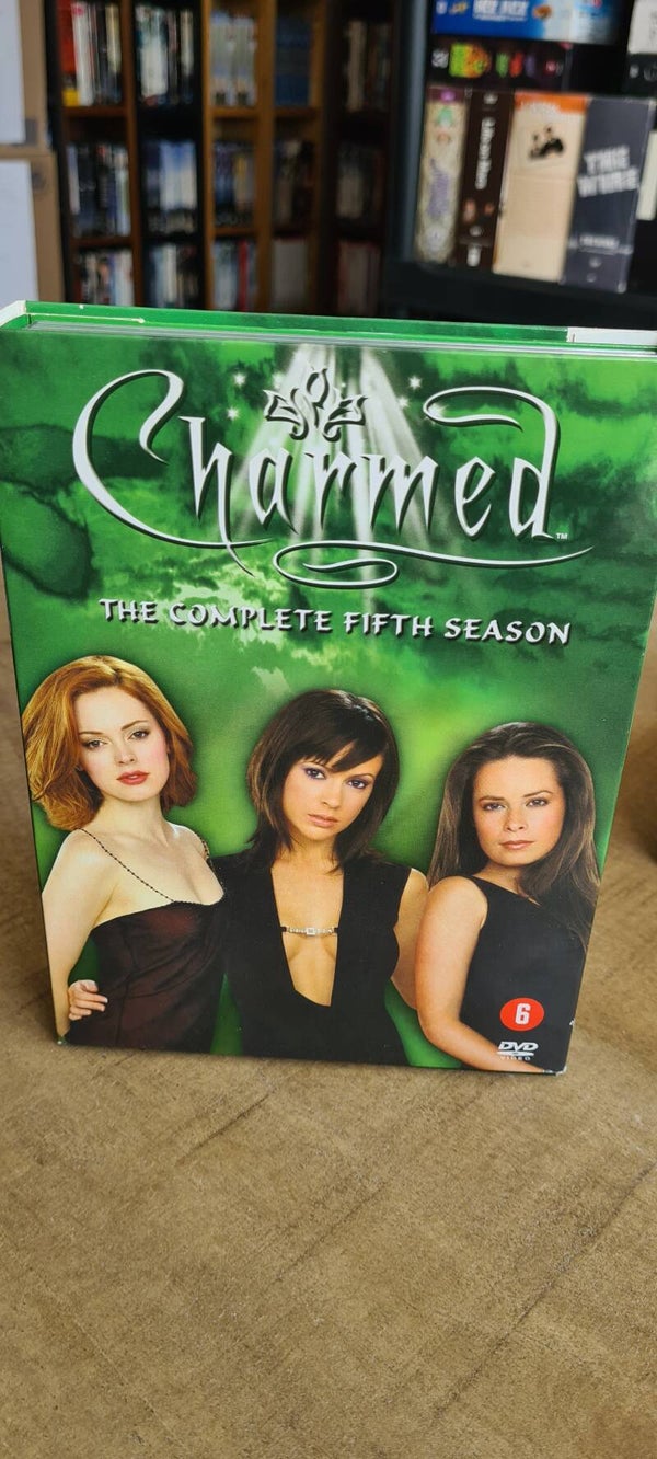 Charmed Seizoen 5 (Nieuw toegevoegd item)