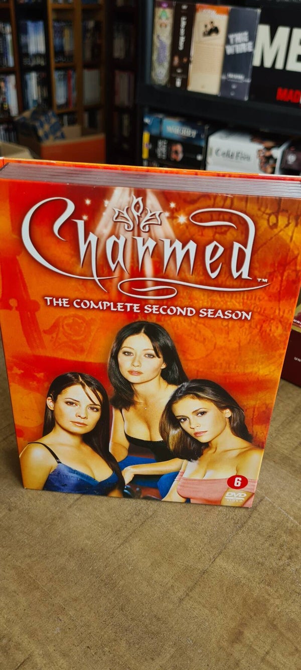Charmed Seizoen 2 (Nieuw toegevoegd item)