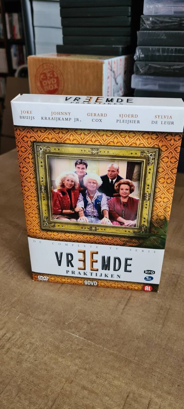 Vreemde Praktijken De gehele serie (Augustus)