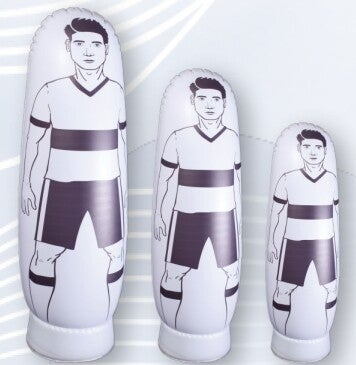Free-kick practice men, sets of 5 dummies, and soccer training mannequins.