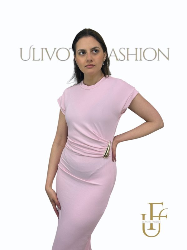 Elegante Roze Midi Jurk met Metalen Accent