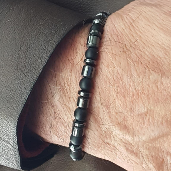 Slim Onyx & Hematite beaded Bracelet