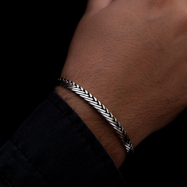 B2B Silver Fox tail cuff