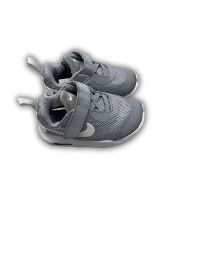 Nike Schoenen Maat 19.5 - 12019