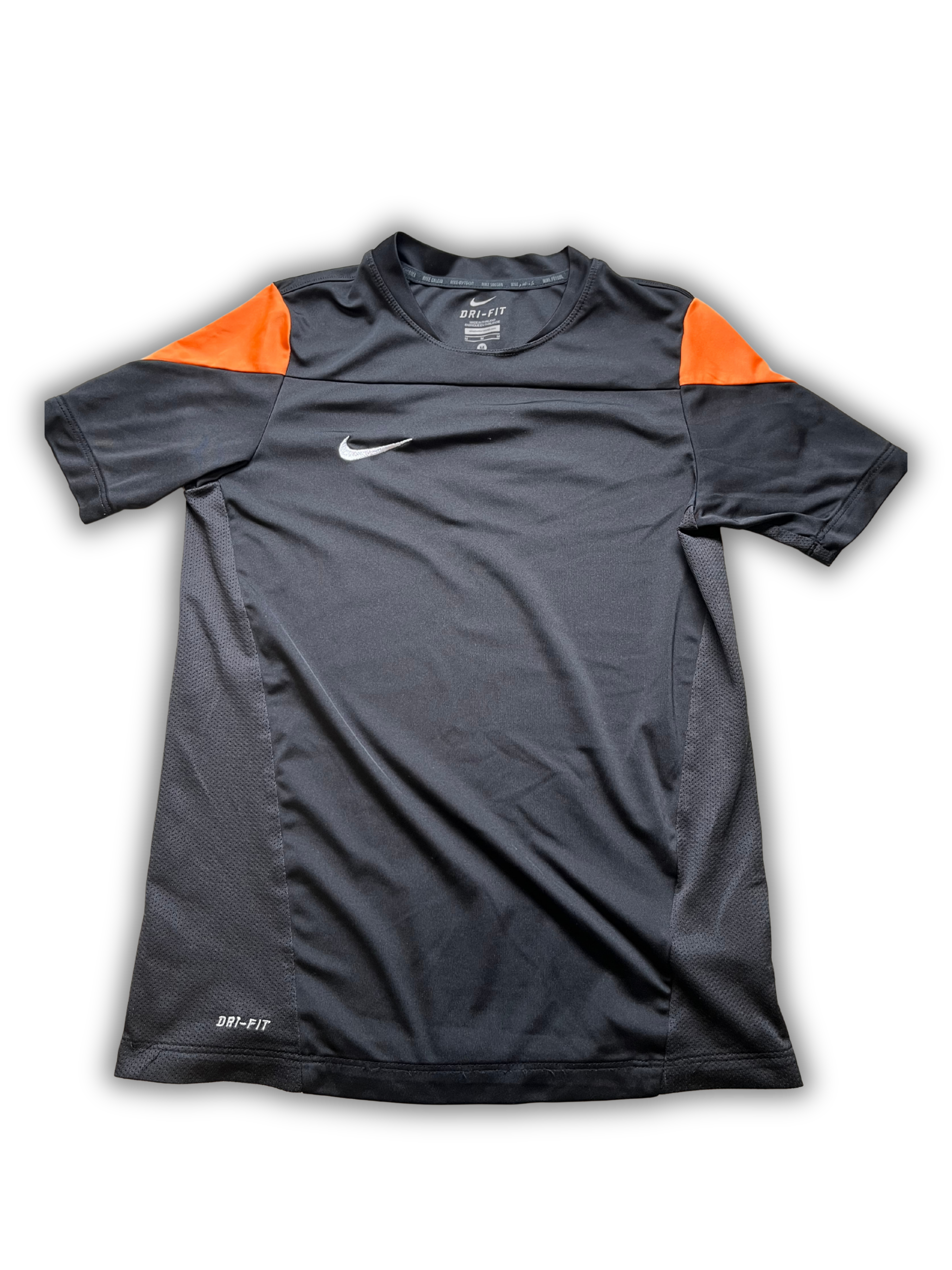 Nike T-shirt Maat M (140/146) - 2474