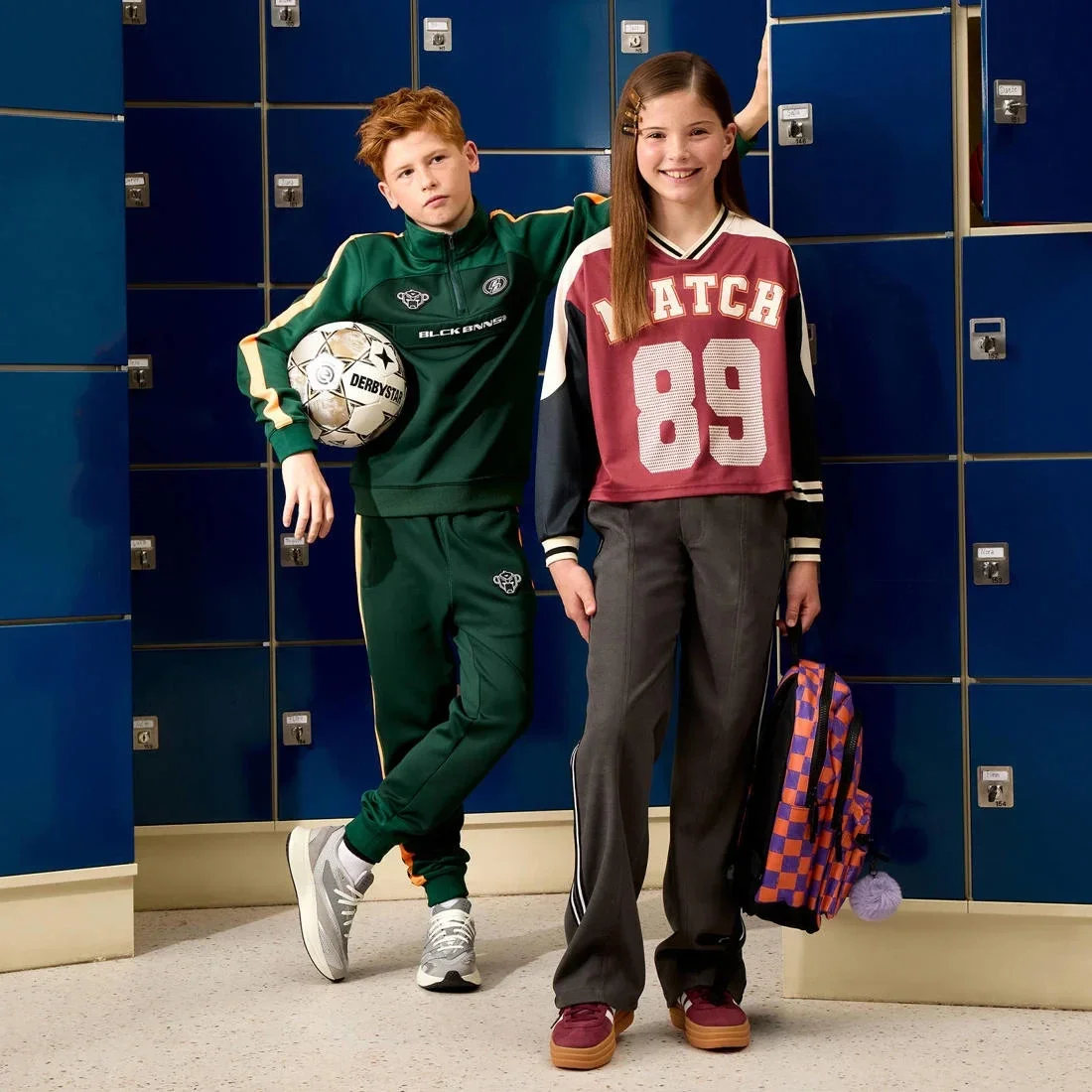 kinderen in sportieve looks volgens de laatste kinderkleding trends