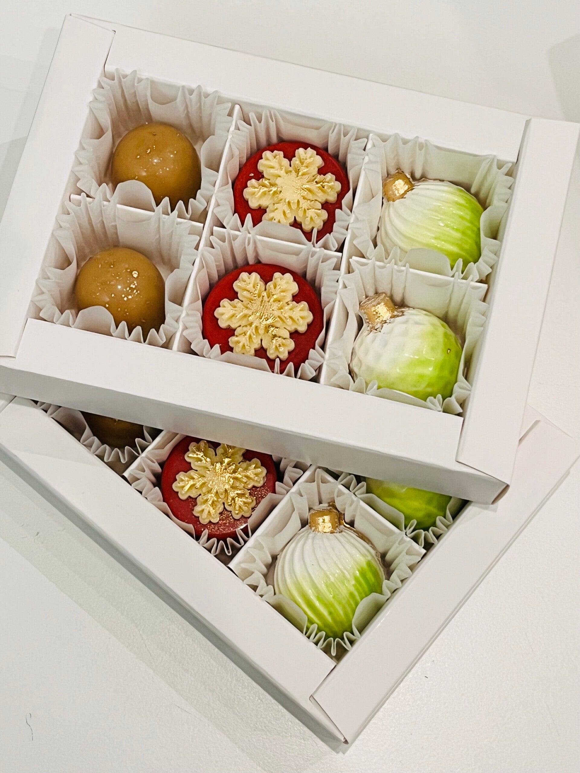 Świąteczna kolekcja ręcznie robionych pralin 6 szt