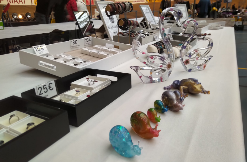 DORALINE  epoxy standbeelden Made in den helder