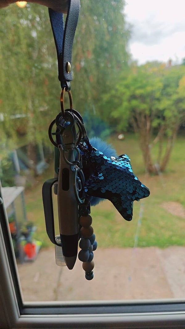 CUSTOM KEYCHAIN BLUE