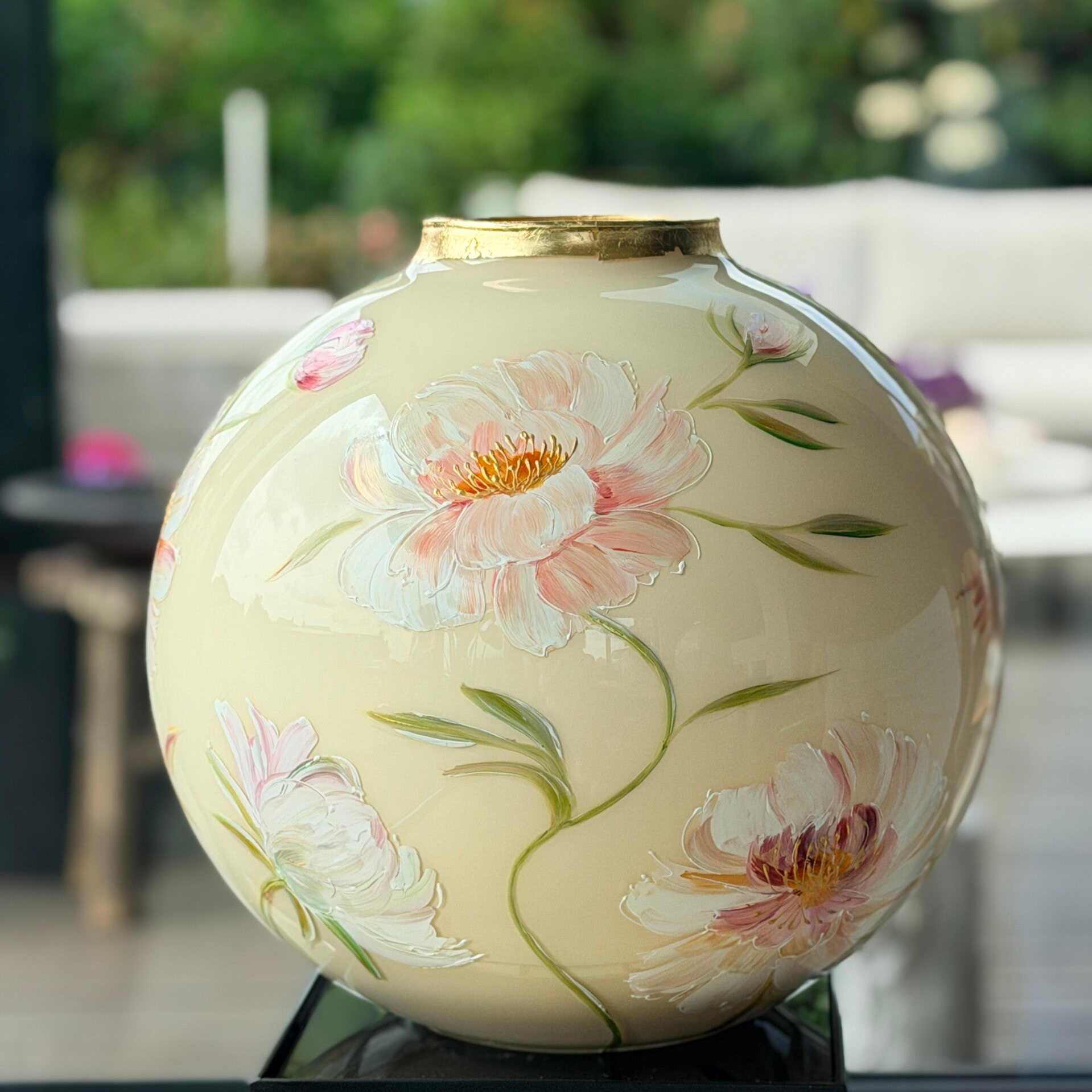 XXL bolvaas in butter yellow en 1 safraan