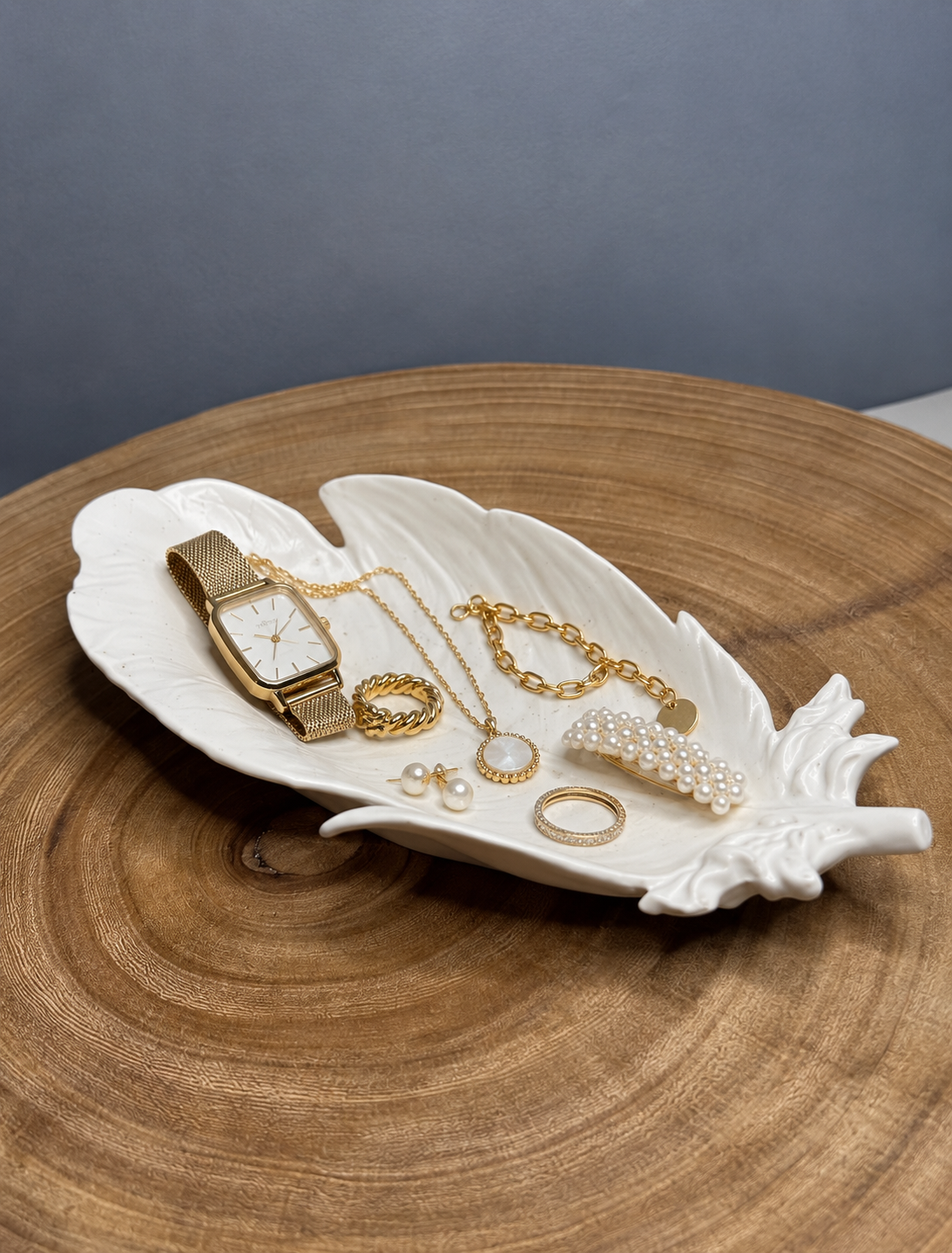 FEATHER dish