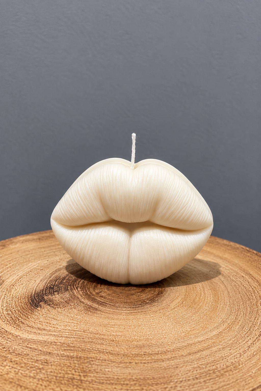 LIPS candle