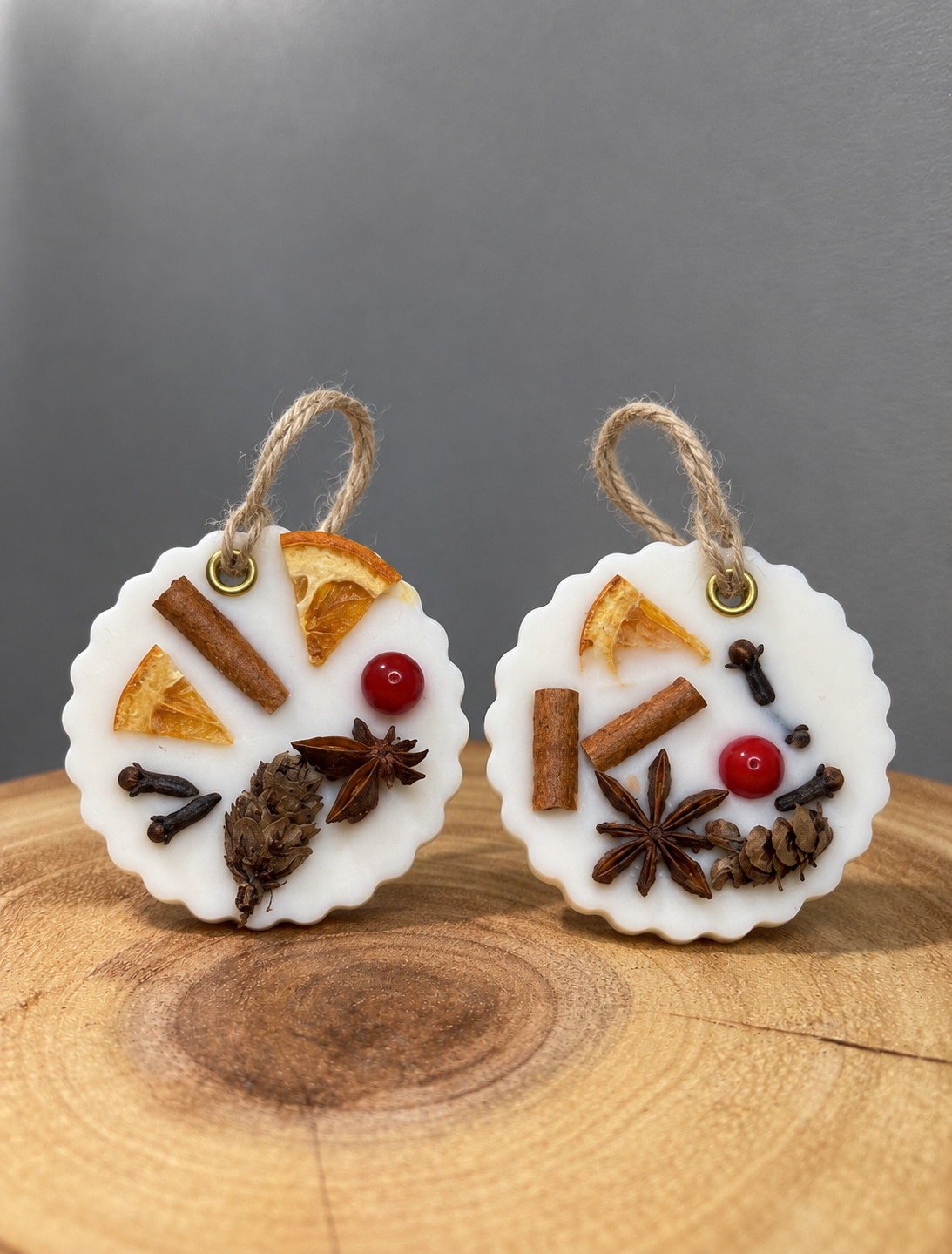 SCENTED TREE DECORATIONS / WAX MELTS - CIRCLE