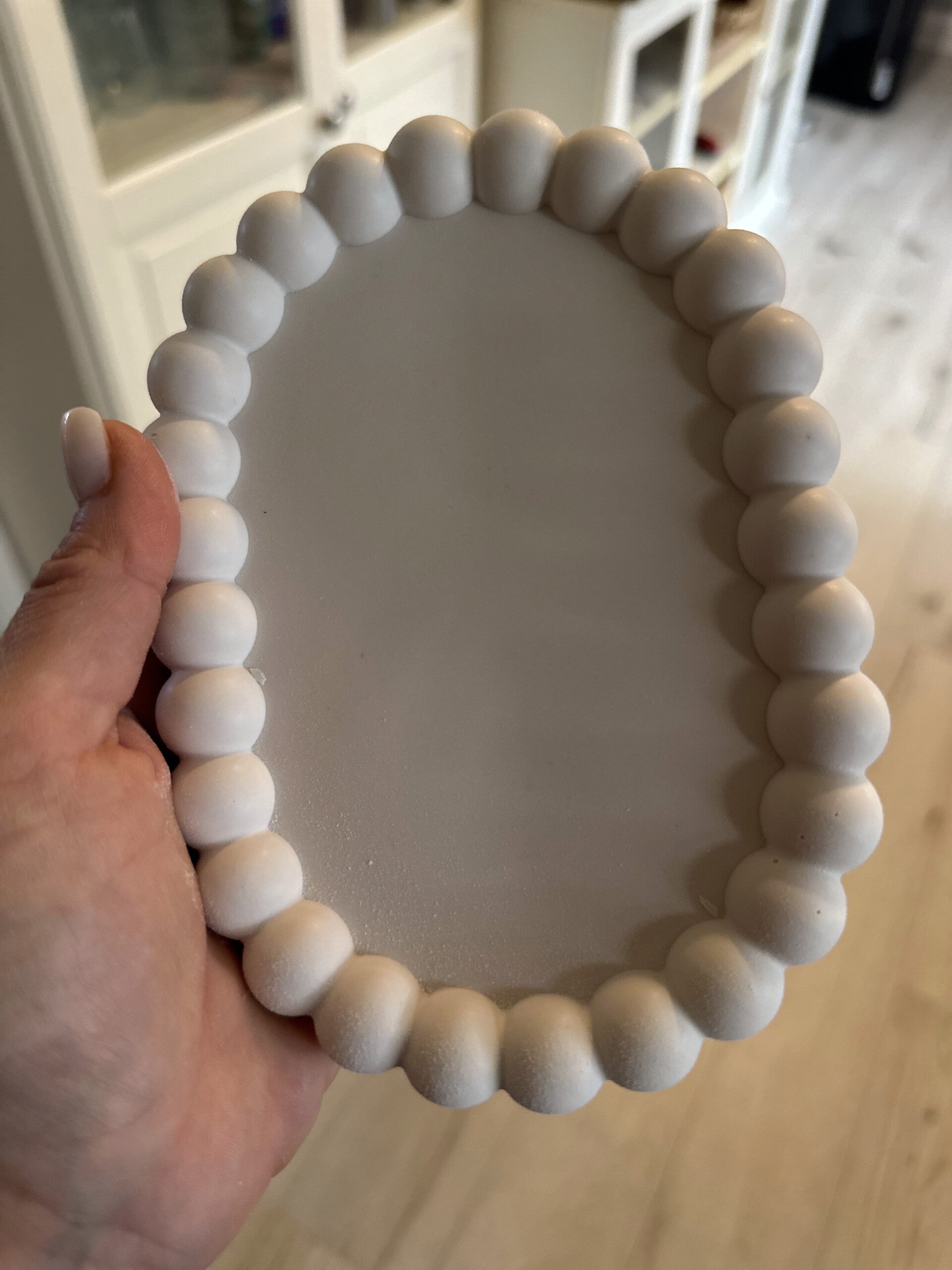 JESMONITE EGG BUBBLE TRAY