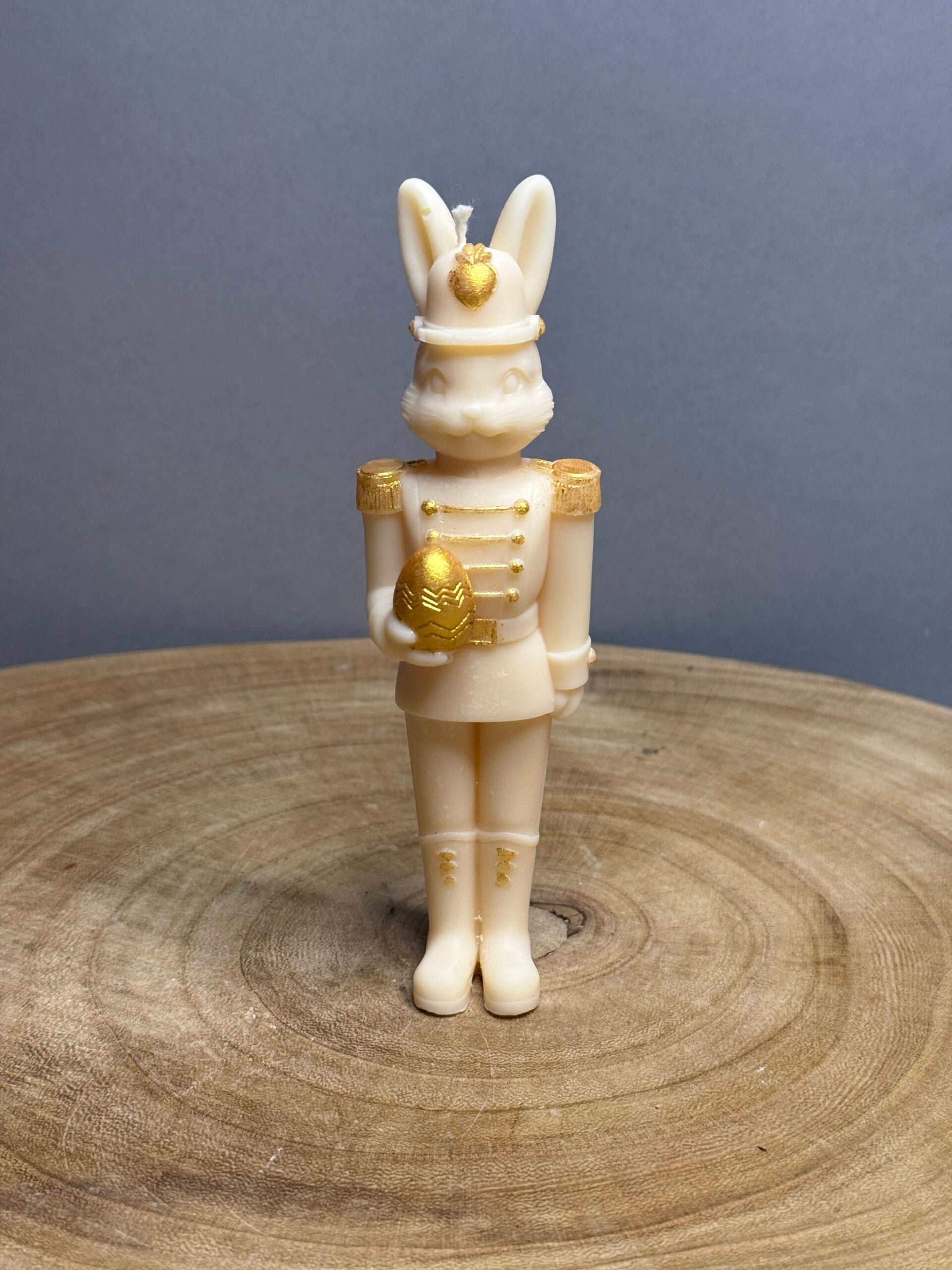 LE PETIT BUNNY SOLDIER candle