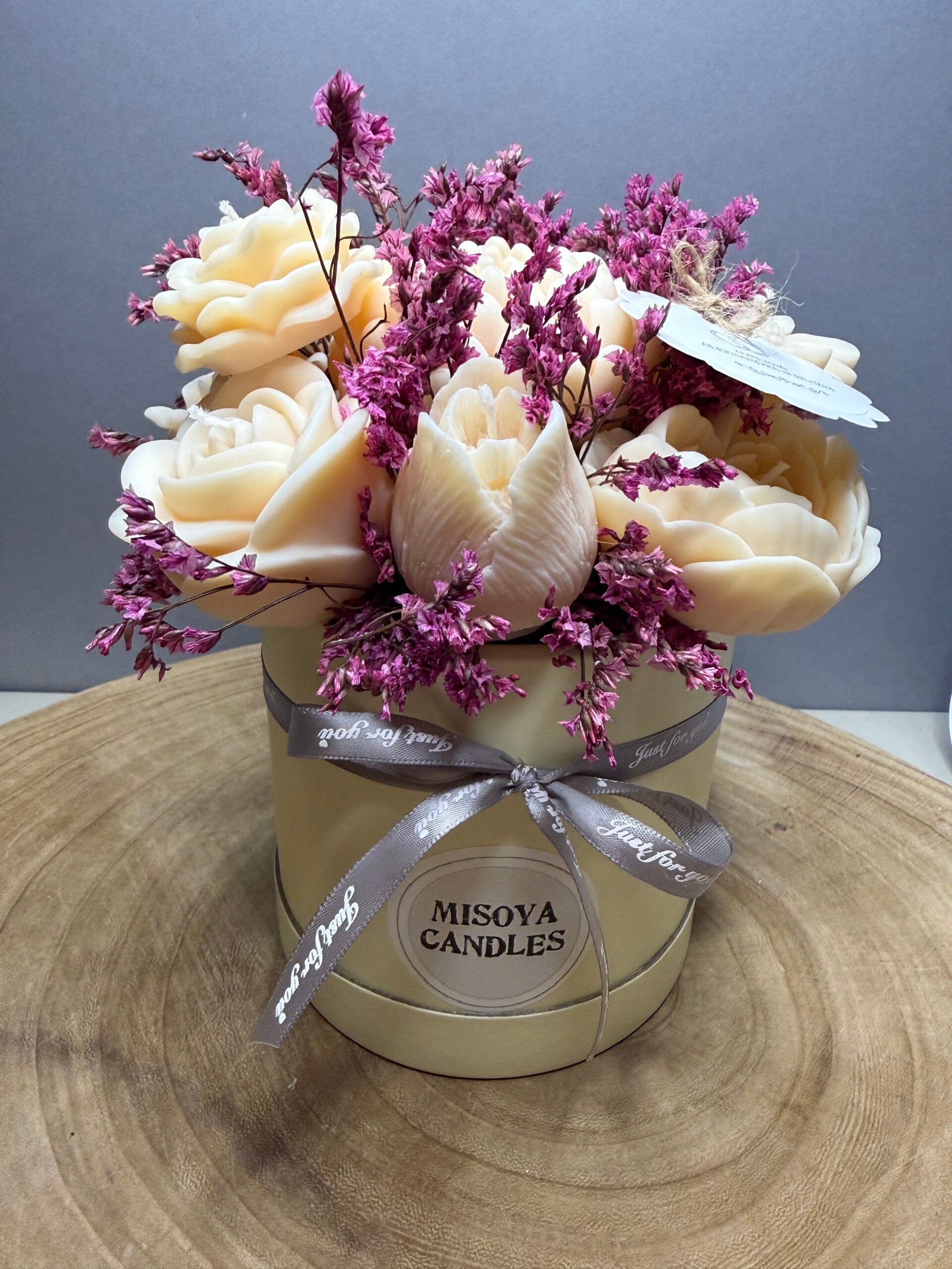 LARGE BOUQUET OF FLOWERS