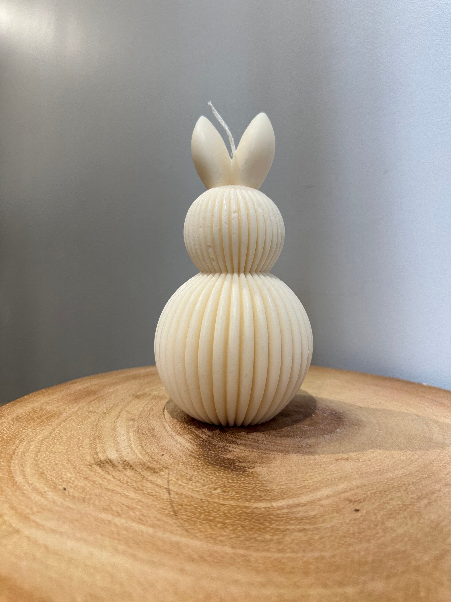 RIBBED BUNNY candle
