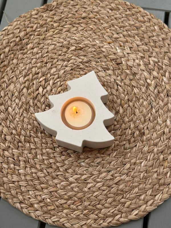 CHRISTMAS TREE tealight holder ( one tea light included )