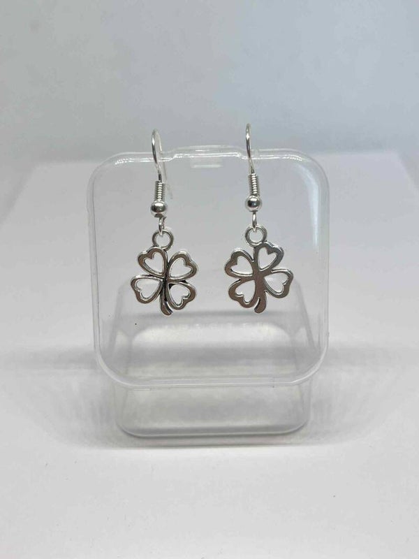 boucle d'oreille argenté